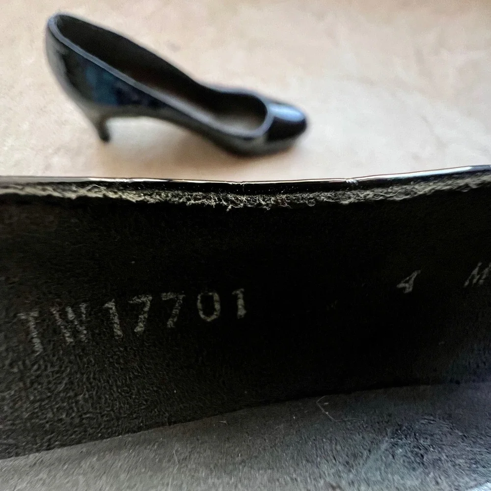 Stuart Weitzman stuart weitzman